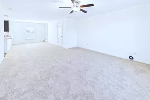 525 Riverdale Dr, Jarrell, TX 76537 - Photo 3