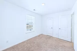 525 Riverdale Dr, Jarrell, TX 76537 - Photo 15