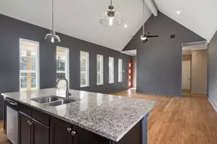 1704 Webberville Rd, Austin, TX 78721 - Photo 9