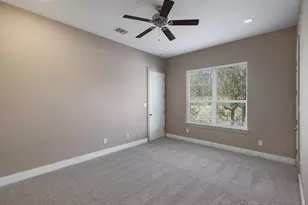 1704 Webberville Rd, Austin, TX 78721 - Photo 13