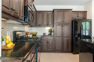 6814 E Riverside Dr, Austin, TX 78741 - Photo 11