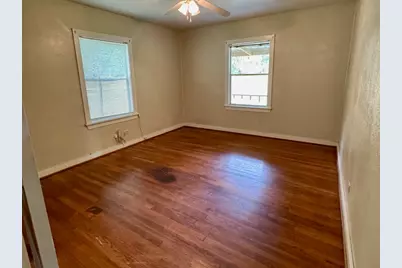 762 E Walnut Street, La Grange, TX 78945 - Photo 11