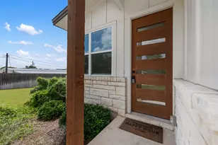 308 E 19th 1/2 St, Georgetown, TX 78626 - Photo 3