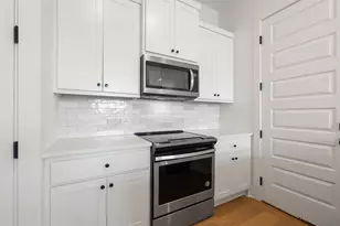 308 E 19th 1/2 St, Georgetown, TX 78626 - Photo 15