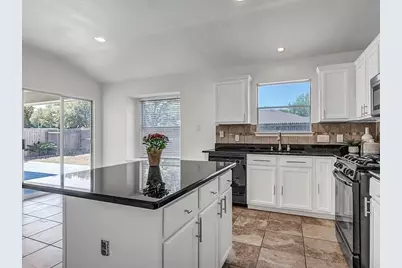 16601 Jadestone Drive, Leander, TX 78641 - Photo 7