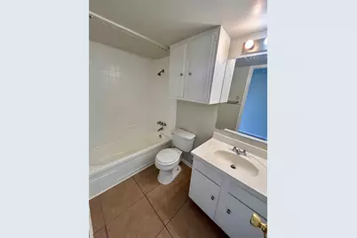 901 E 40th Street #304, Austin, TX 78751 - Photo 5