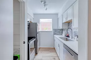 6903 Deatonhill Dr, Austin, TX 78745 - Photo 15