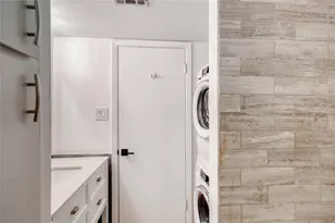 6903 Deatonhill Dr, Austin, TX 78745 - Photo 21