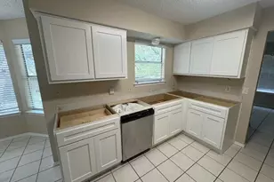 17511 Klamath Falls Dr, Round Rock, TX 78681 - Photo 17
