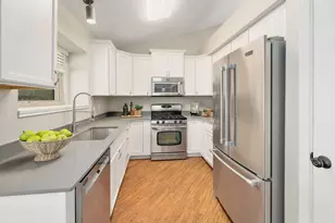 1206 Settlers Valley Dr, Pflugerville, TX 78660 - Photo 9