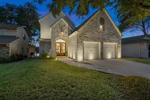 327 Meadowlakes Dr, Meadowlakes, TX 78654 - Photo 1