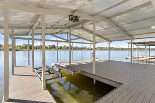327 Meadowlakes Dr, Meadowlakes, TX 78654 - Photo 9
