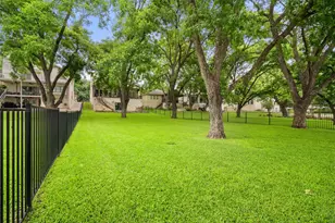327 Meadowlakes Dr, Meadowlakes, TX 78654 - Photo 37