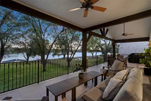327 Meadowlakes Dr, Meadowlakes, TX 78654 - Photo 29