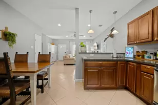 10604 Lake Beach Dr, Dripping Springs, TX 78620 - Photo 15
