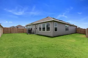25608 Wheat Seed Ln, Elgin, TX 78621 - Photo 17
