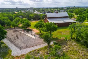 101 Woodstock Cir, Spicewood, TX 78669 - Photo 33