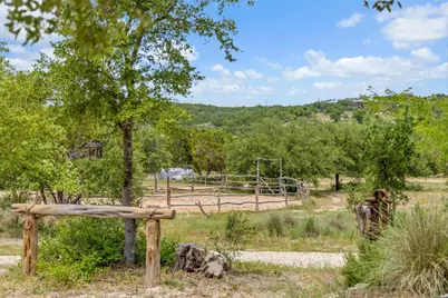 2822 Stagecoach Ranch Road, Dripping Springs, TX 78620 - Photo 23