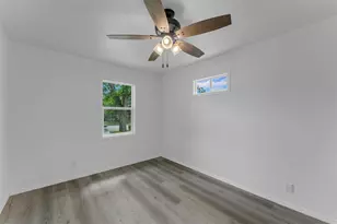 1002 S Pierce St, Burnet, TX 78611 - Photo 23