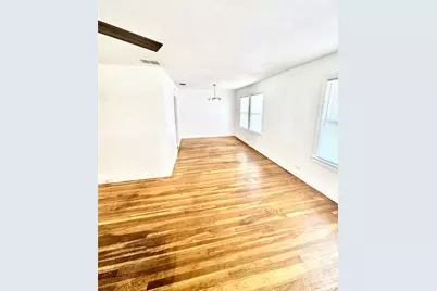 589 N Chambers Street, Giddings, TX 78942 - Photo 7