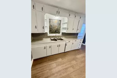 589 N Chambers Street, Giddings, TX 78942 - Photo 3