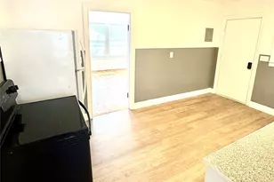 589 N Chambers St, Giddings, TX 78942 - Photo 5