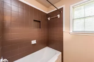 7602 Delafield Ln, Austin, TX 78752 - Photo 9