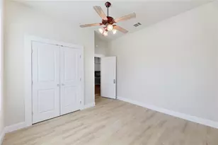 719 W 3rd St, Taylor, TX 76574 - Photo 15