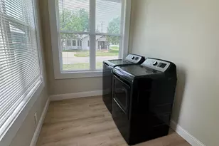 719 W 3rd St, Taylor, TX 76574 - Photo 19
