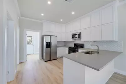 719 W 3rd Street, Taylor, TX 76574 - Photo 11