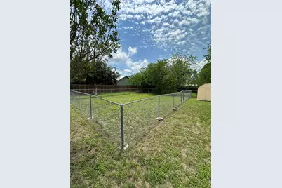 719 W 3rd Street, Taylor, TX 76574 - Photo 27
