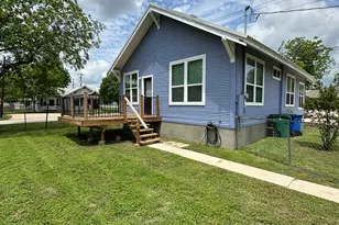 719 W 3rd St, Taylor, TX 76574 - Photo 23