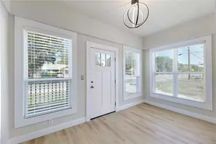 719 W 3rd St, Taylor, TX 76574 - Photo 5