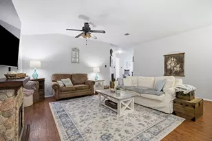 114 Creston St, Hutto, TX 78634 - Photo 5
