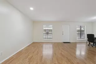 2401 Leon St, Austin, TX 78705 - Photo 9
