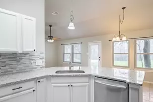 108 Halawa Ct, Bastrop, TX 78602 - Photo 9