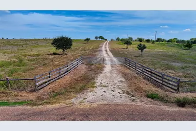 5915 Guettermann Ehler Road, Muldoon, TX 78949 - Photo 7