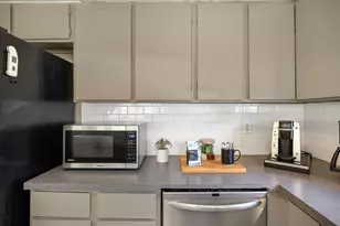2405 La Casa Dr, Austin, TX 78704 - Photo 17