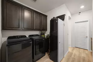 7207 Wink Wy, Austin, TX 78744 - Photo 15
