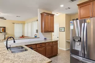 201 Sycamore St, Georgetown, TX 78633 - Photo 13