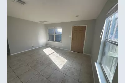 102 Blanco Woods Boulevard, Elgin, TX 78621 - Photo 3