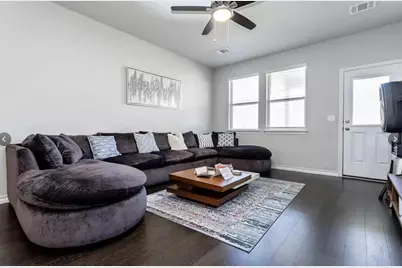 7516 Saginaw Drive, Austin, TX 78754 - Photo 5