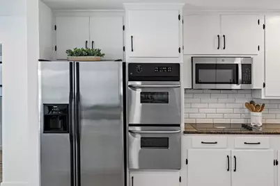 1201 Lakeshore Drive, Spicewood, TX 78669 - Photo 17