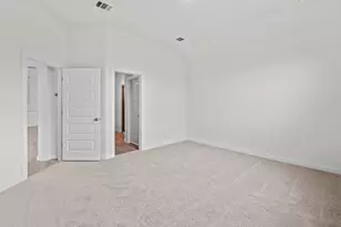 1102 Universal Dr, Hutto, TX 78634 - Photo 17