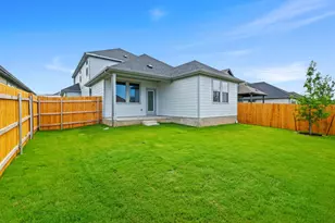 1102 Universal Dr, Hutto, TX 78634 - Photo 33