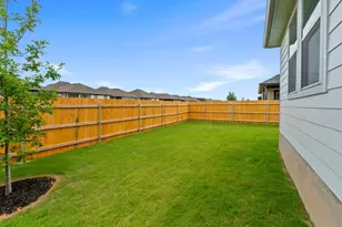 1102 Universal Dr, Hutto, TX 78634 - Photo 31