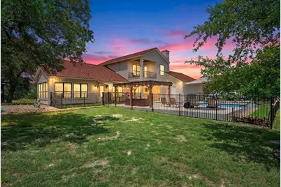 638 Strada Luca, Florence, TX 76527 - Photo 3