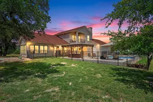 638 Strada Luca, Florence, TX 76527 - Photo 3