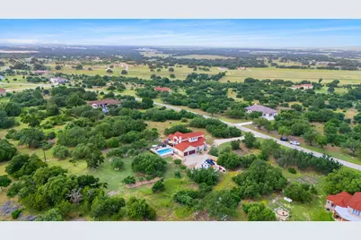 638 Strada Luca, Florence, TX 76527 - Photo 33
