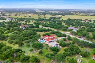 638 Strada Luca, Florence, TX 76527 - Photo 33